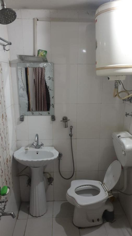 Lake Boulevard Guest House Srinagar  Bagian luar foto