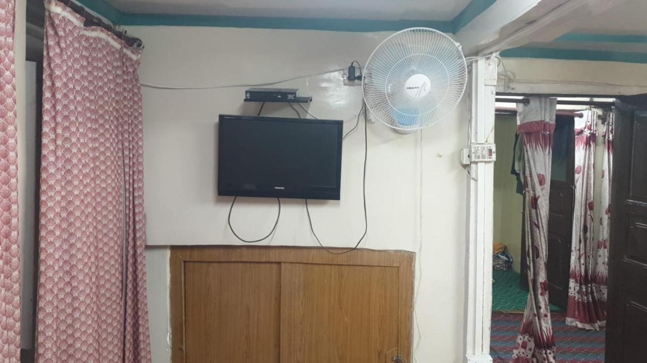 Lake Boulevard Guest House Srinagar  Bagian luar foto