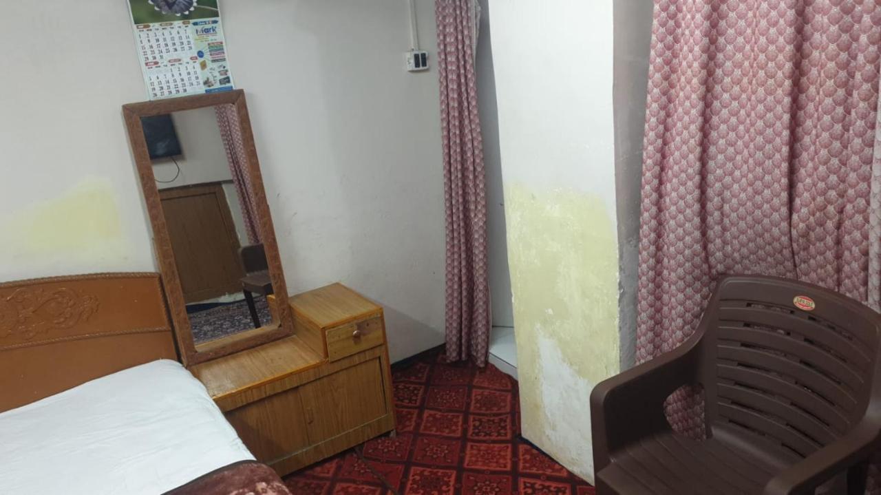 Lake Boulevard Guest House Srinagar  Bagian luar foto